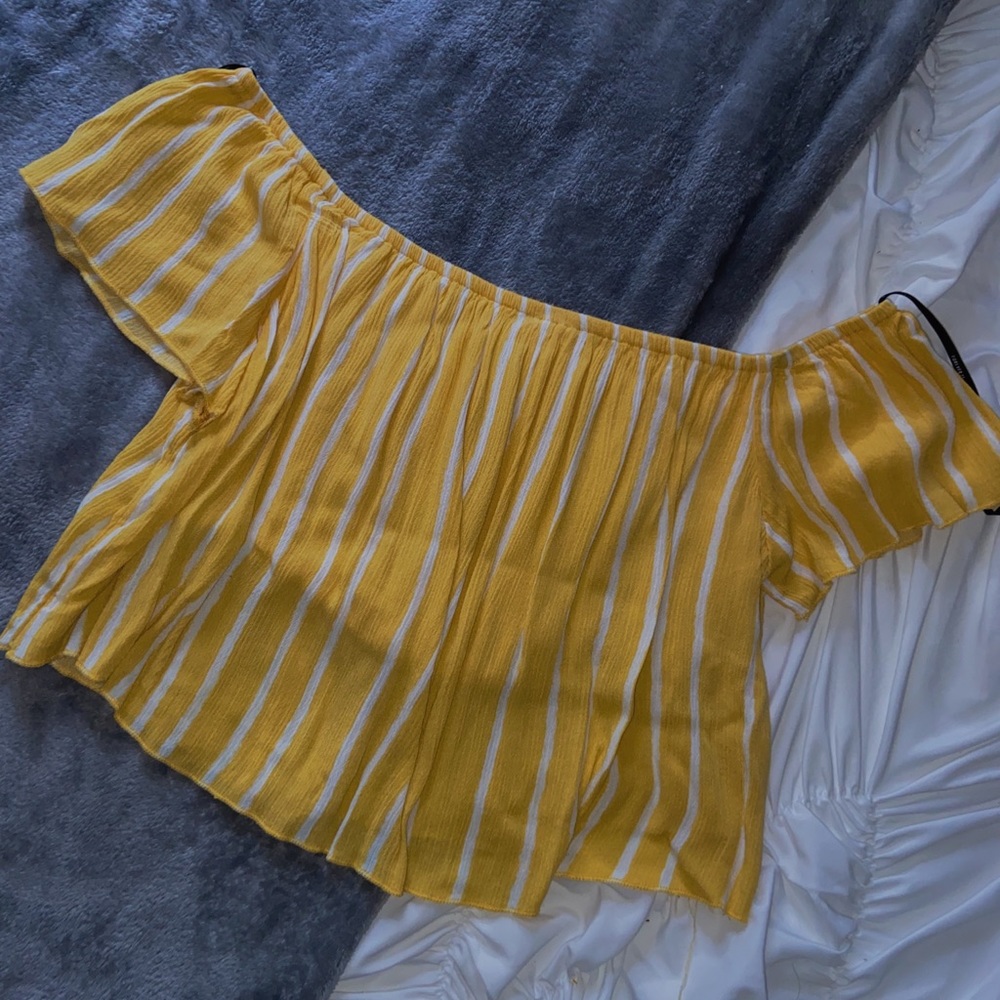 Forever21 off the shoulder cropped top 😉